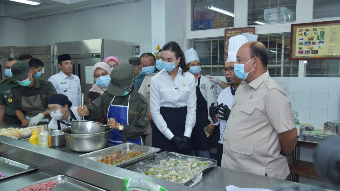 BGN Langsa dan Menpar Tinjau Praktik Siswa SPPI Batch-3 di Dapur NHI